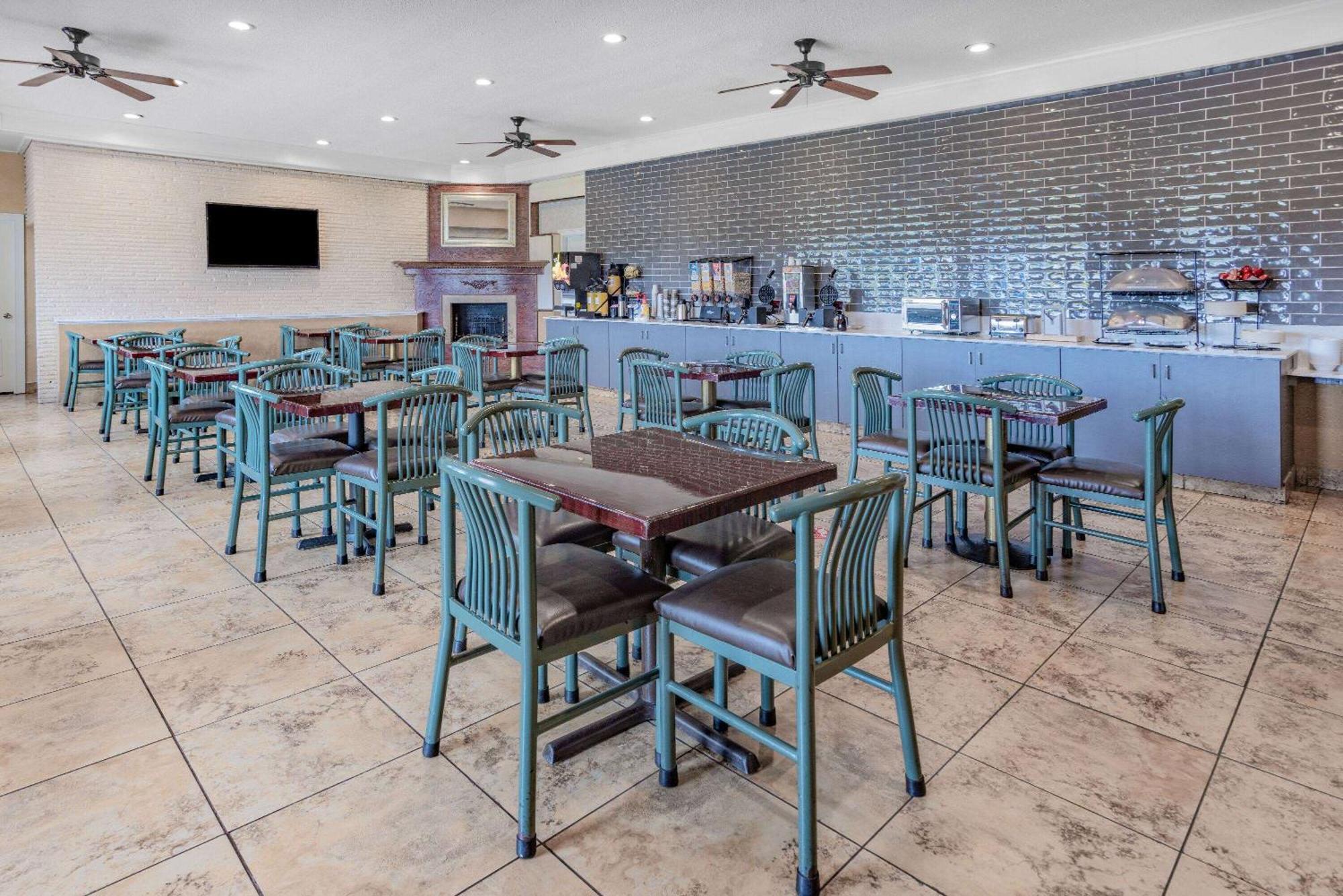 Ramada By Wyndham West Atlantic City Ег Харбър Тауншип Екстериор снимка